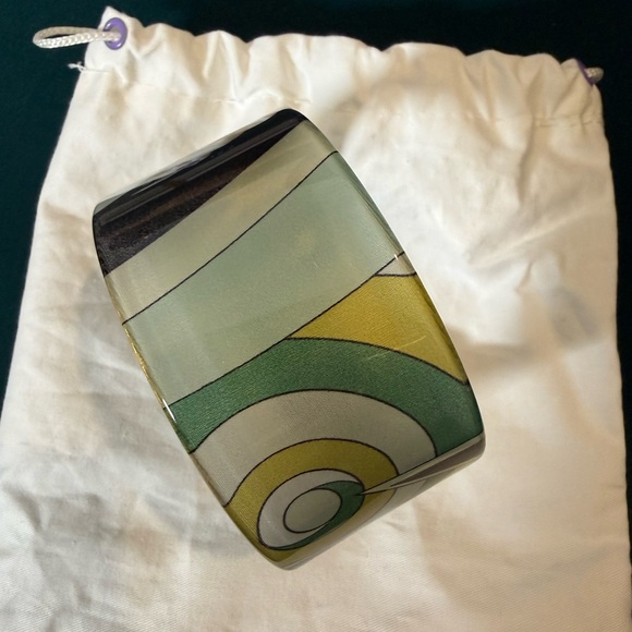 Emilio Pucci retro green and black resin cuff - Picture 4 of 14